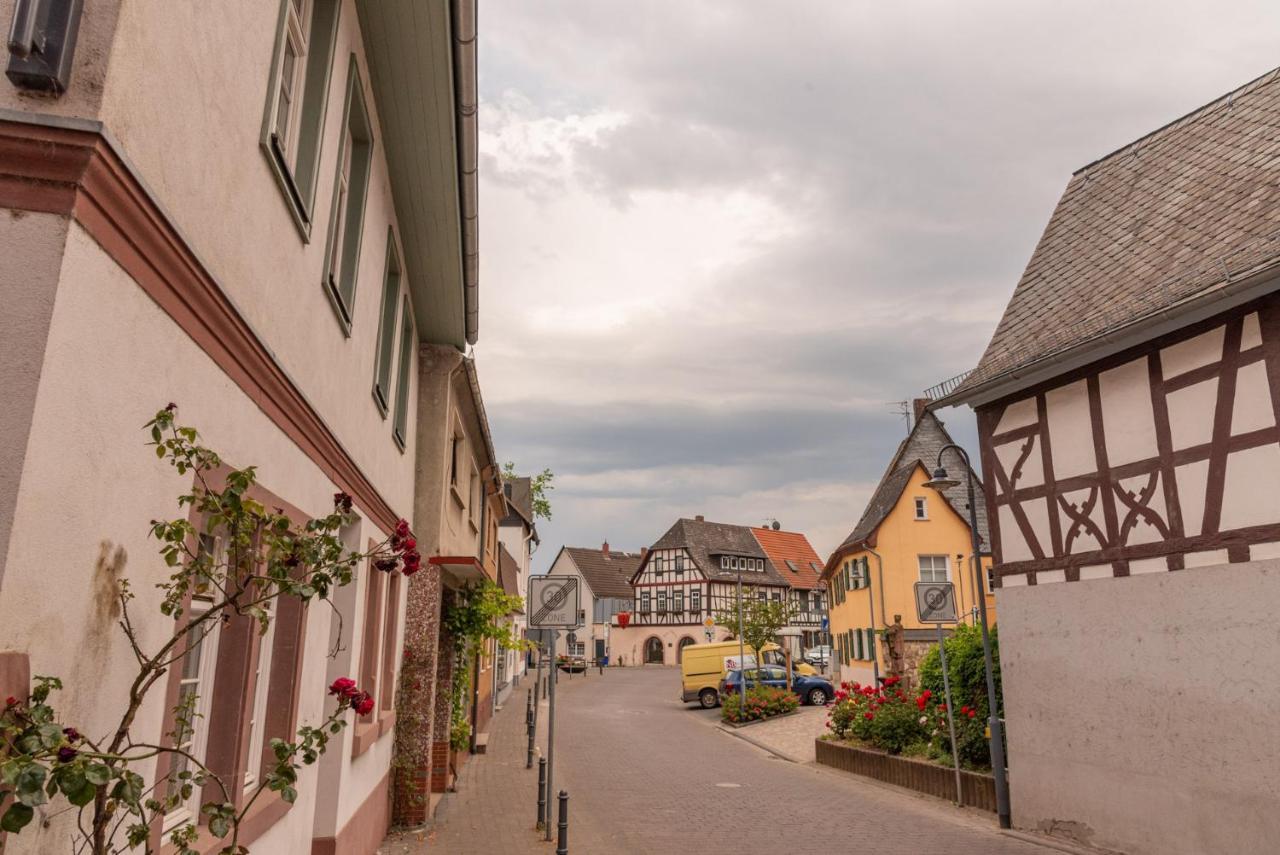 Designer Unterkunft In 15. Jahrhundert Altbau 75 M² Fuer Max. 4 Personen Apartment Eltville am Rhein Exterior foto